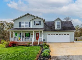 202 Shady Pines Ct, Fountain Inn, SC 29644