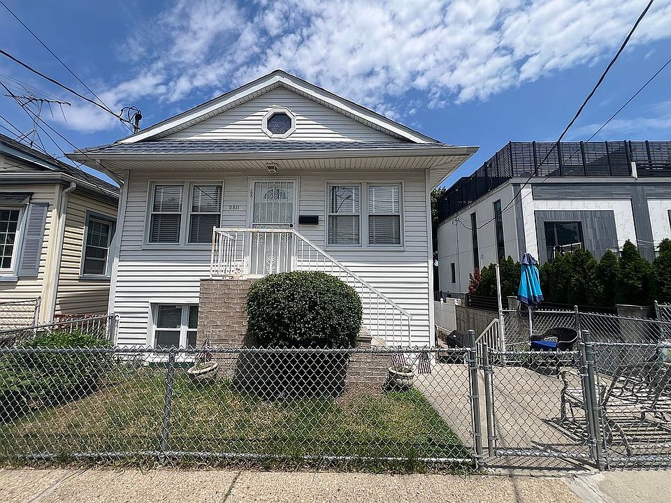 1st image of 2811 Haring St