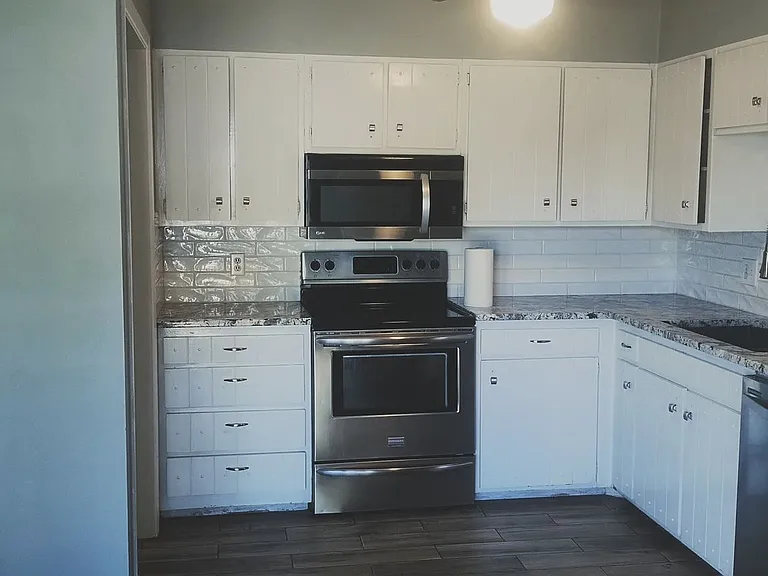 1713 Wilshire Blvd — Photo 6