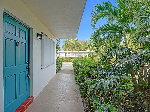 3rd image of 301 S Lakeside Drive #5