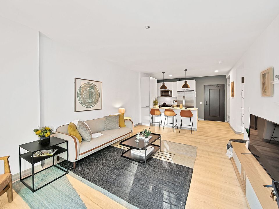 Triangle Square 2155 N Elston Ave Chicago IL Zillow