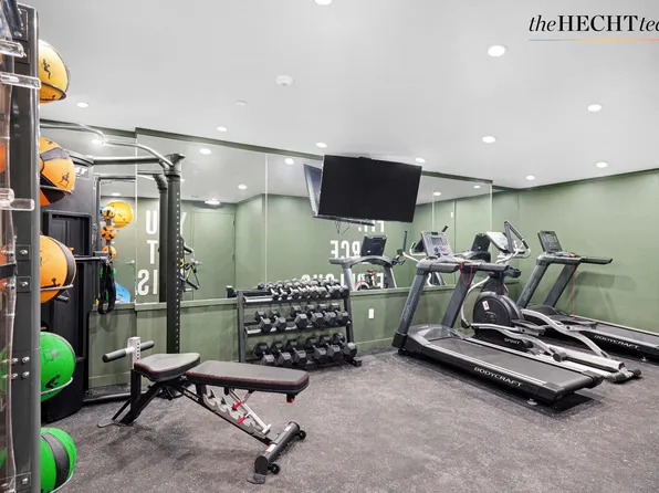 265 Ocean Parkway image 8 of 11