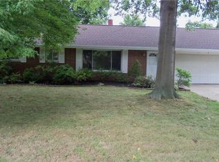 7535 Primrose Dr, Mentor On The Lake, OH 44060