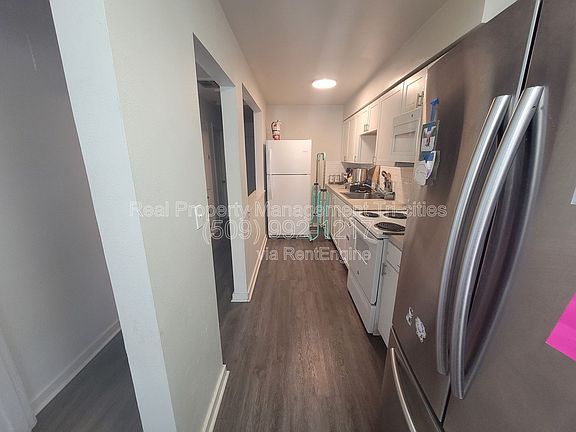 3rd image of 707 W Shoshone St