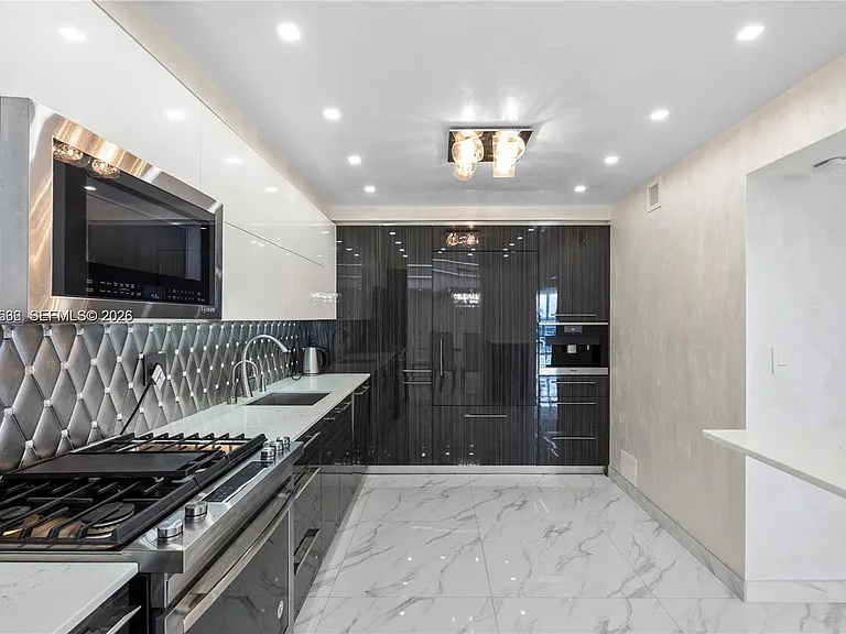 2030 S Ocean Dr #2127 — Photo 10