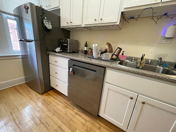 2nd image of 17 Lothian Rd APT 304