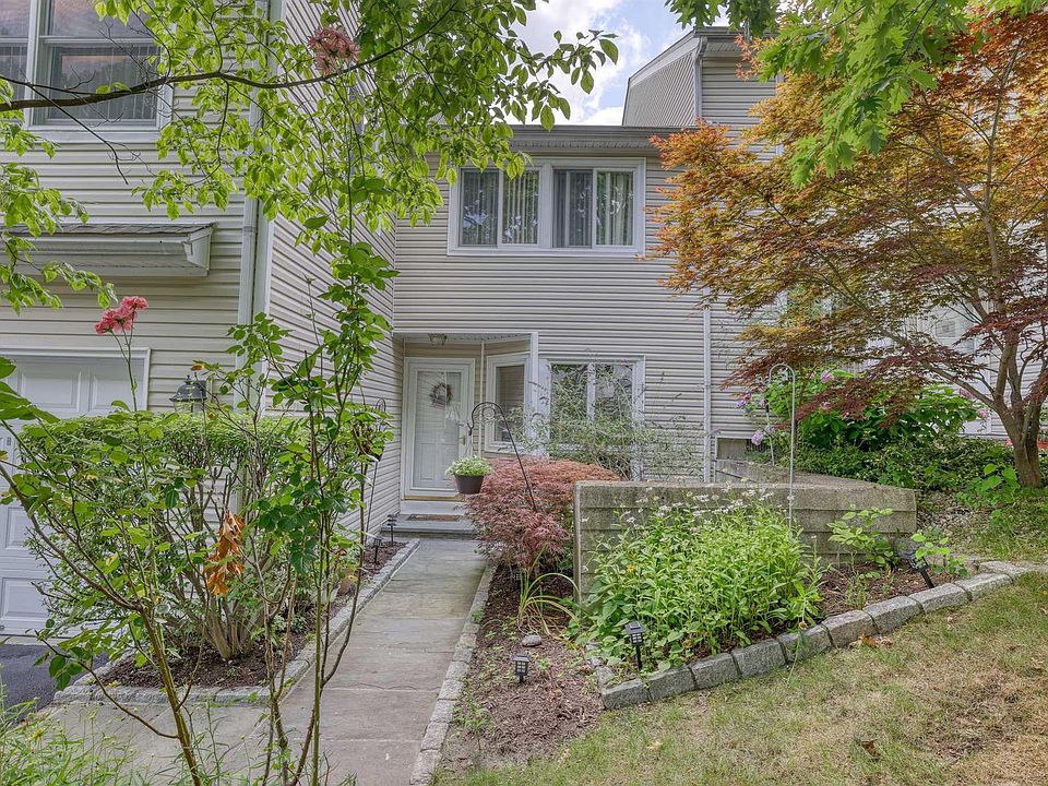 1st image of 148 Winchester Dr #148