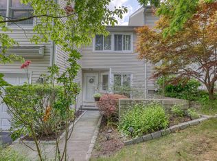 148 Winchester Dr #148, Yonkers, NY 10710