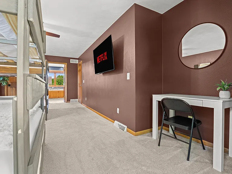 1872 Barrington Dr — Photo 43