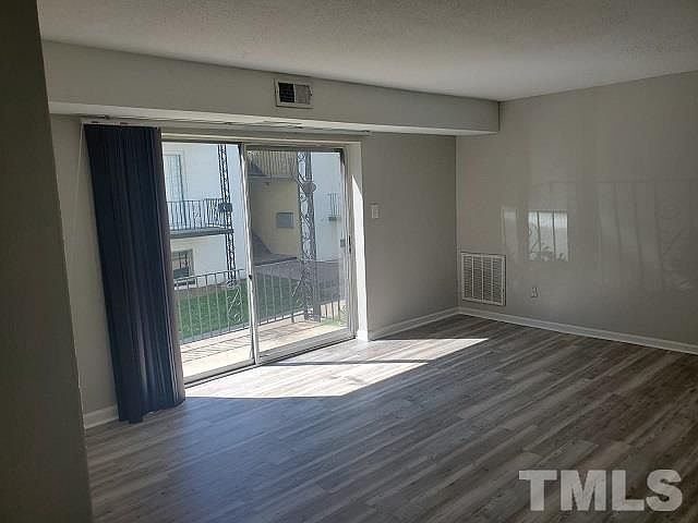 2nd image of 1808 Chapel Hill Rd APT B10