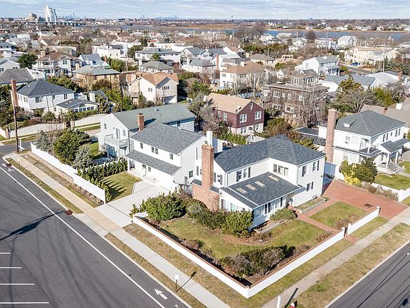 3rd image of 31 Yates Ave
