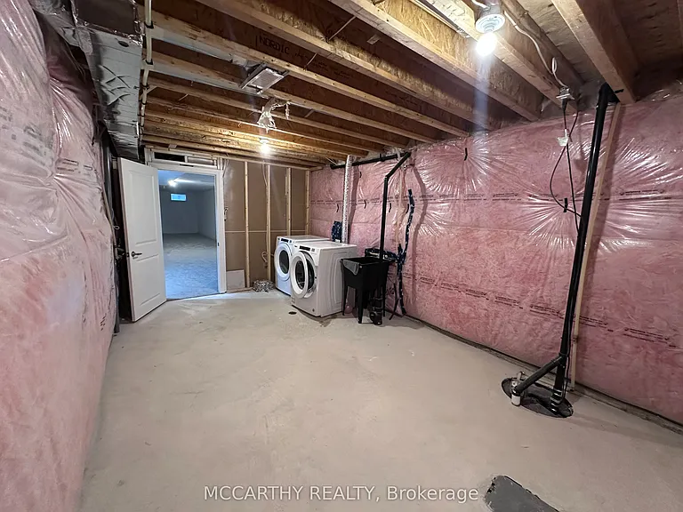 231 Ridley Cres — Photo 22