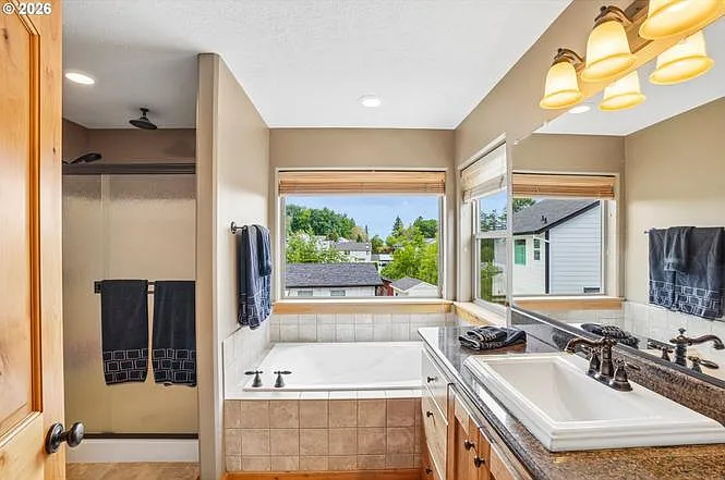 286 SE Condor Dr — Photo 7