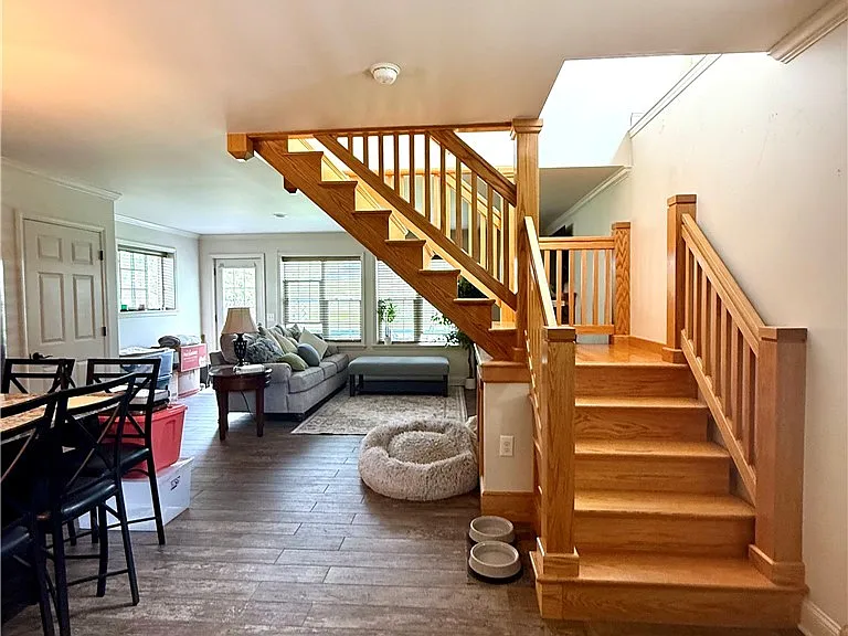 55 University Ave — Photo 11