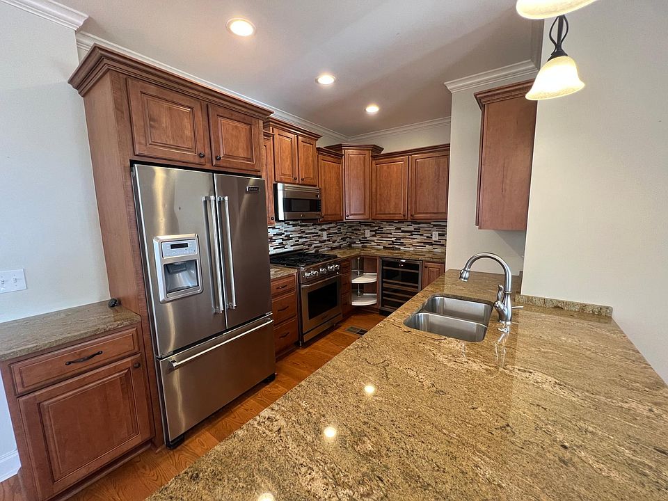 1st image of 117 Tanglewood Dr #117
