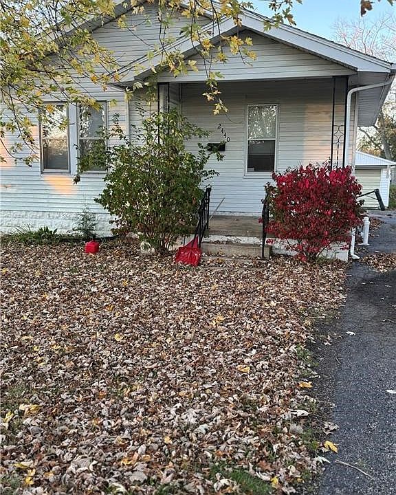 2nd image of 2440 E Wood St