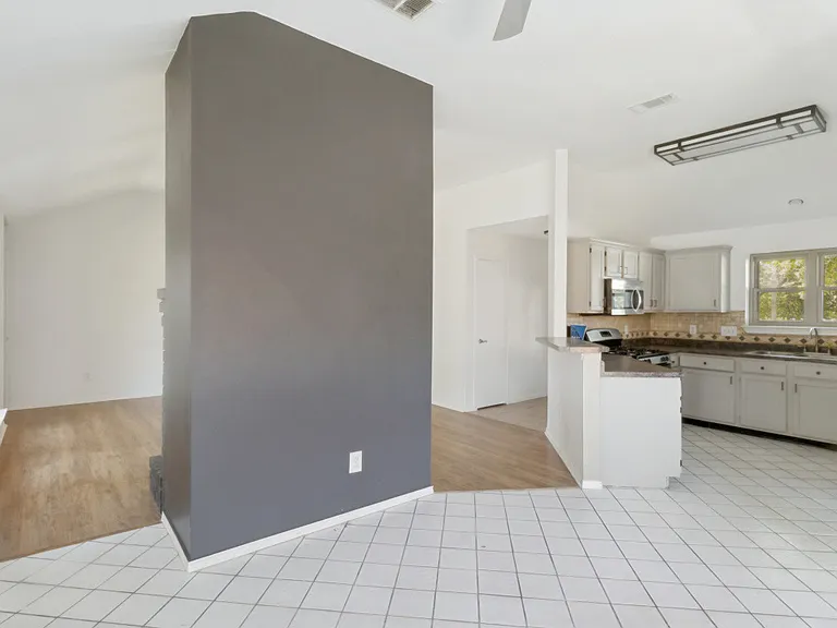 2218 Fuqua Rd — Photo 11