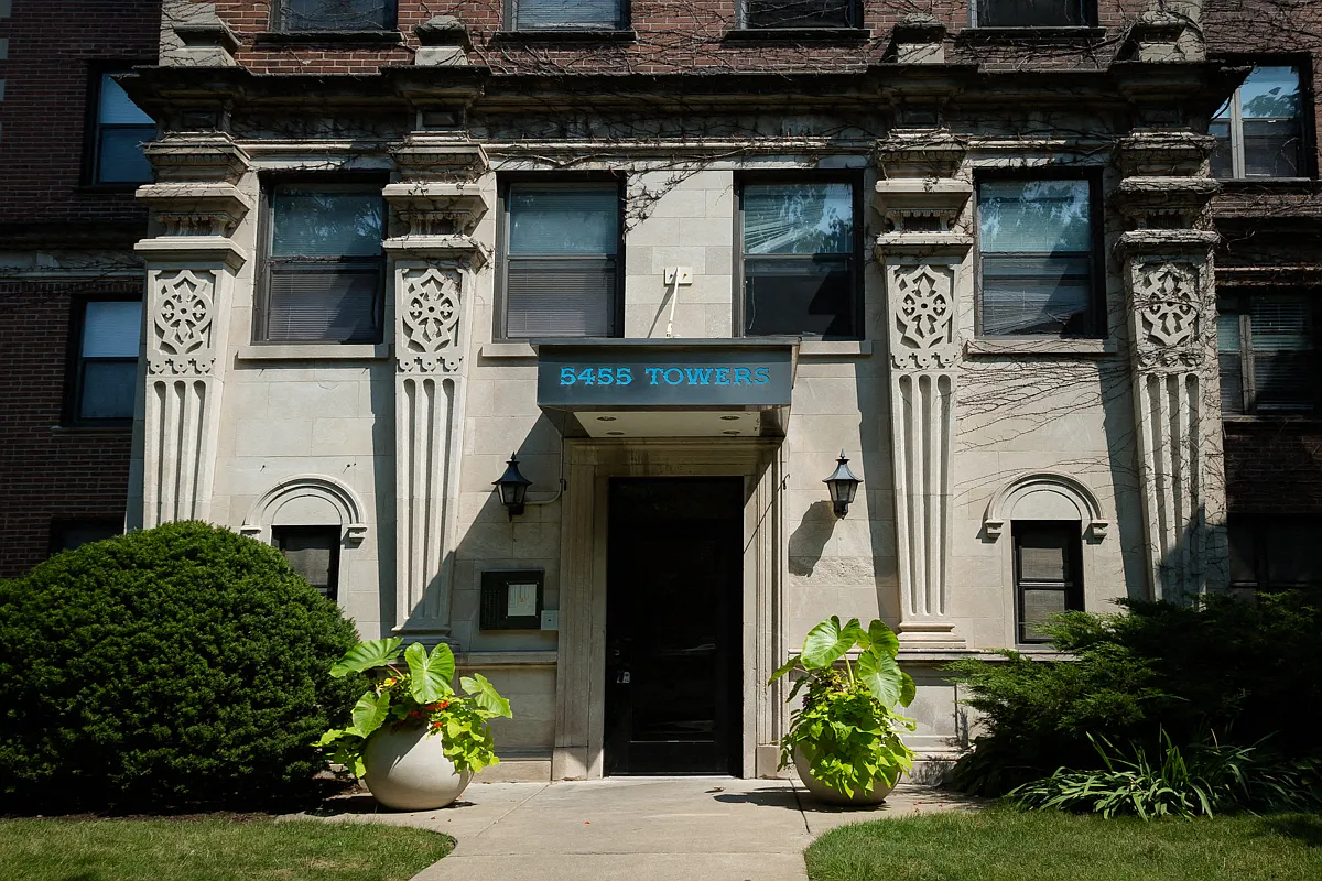 Ivy Tower — Photo 2