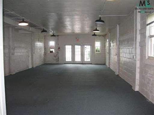 4th image of 3058 S Channel Dr
