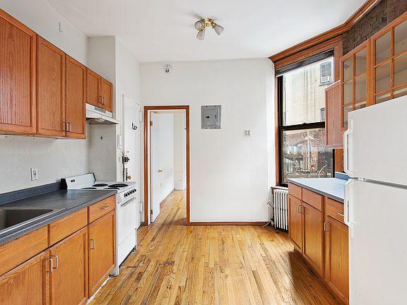 2nd image of 436 E 75th St APT 3FW