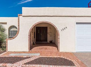 1555 Candlelight Dr, Las Cruces, NM 88011