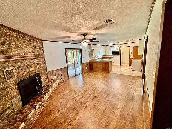 4th image of 2502 Forrest Park Dr