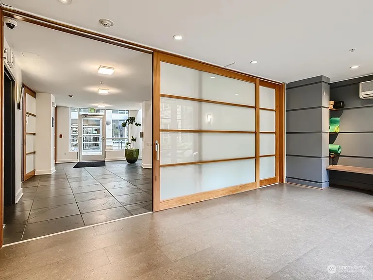 1410 E Pine St #W327 — Photo 17