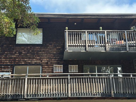 2nd image of 921 E Blithedale Ave #A