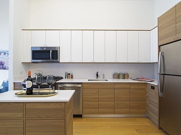 4th image of 4322 Queens St APT 547