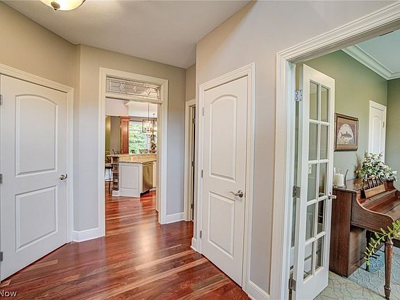 3rd image of 11745 Ascot Ln