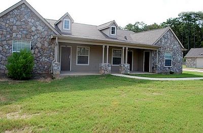 1st image of 1300 Silverdale Dr