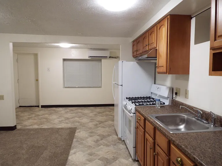 345 Regis Ave #6 — Photo 6