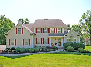 4 Beaver Creek Dr, Flemington, NJ