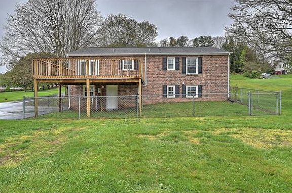 3rd image of 19269 Oakwood Dr