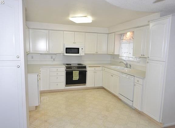 4th image of 12806 NE 33rd St