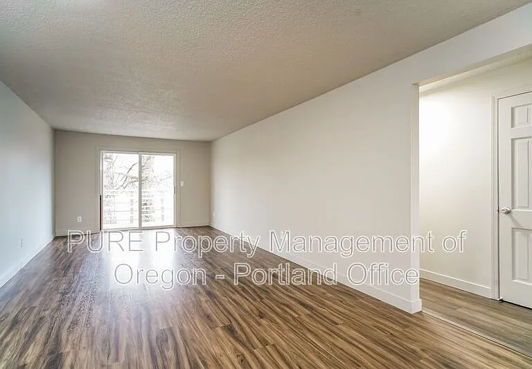 18411 E Burnside St #205 — Photo 19