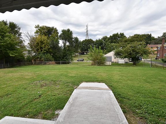 3rd image of 234 Harvey Ct