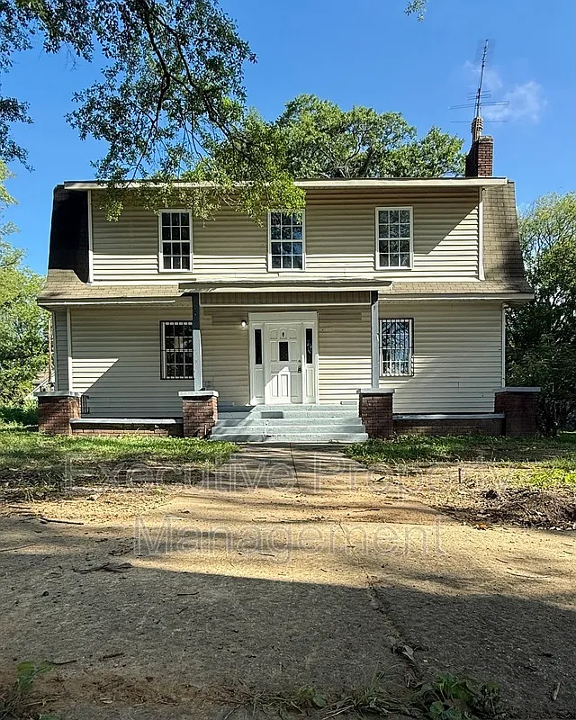 6 bed, 2.0 bath, 2064 sqft, $1,500 — Photo 1