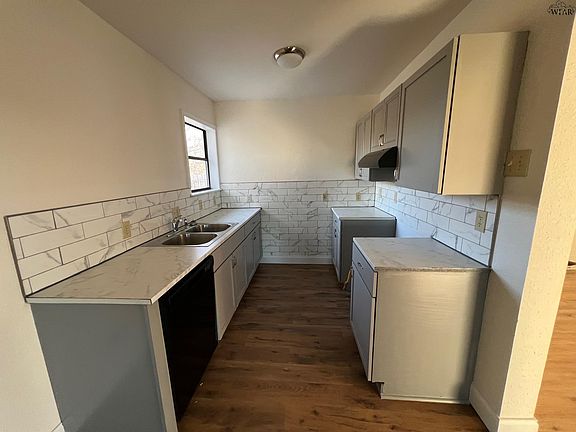 4th image of 1035 Louise Ln