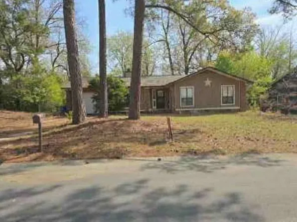 205 Tiverton St, Fayetteville, NC 28314