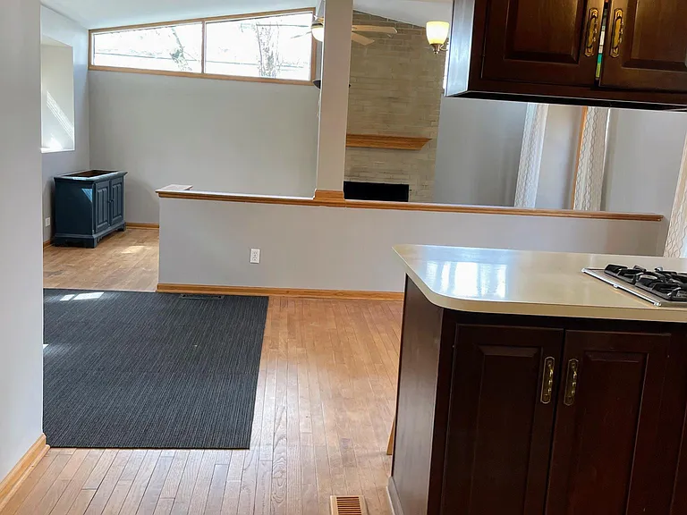 126 Meadowbrook Ln — Photo 6