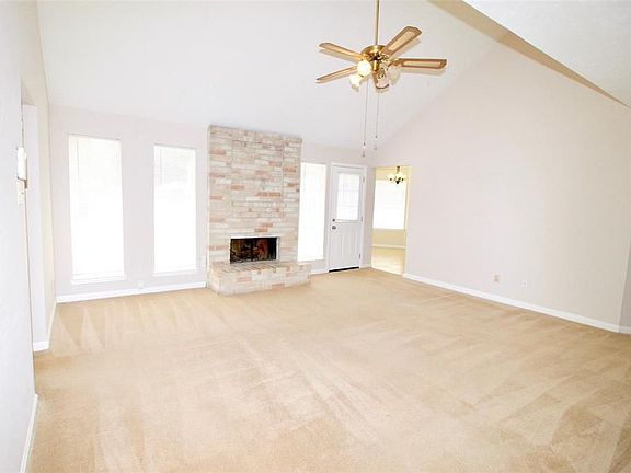 3rd image of 3426 Lakeland Gardens Dr