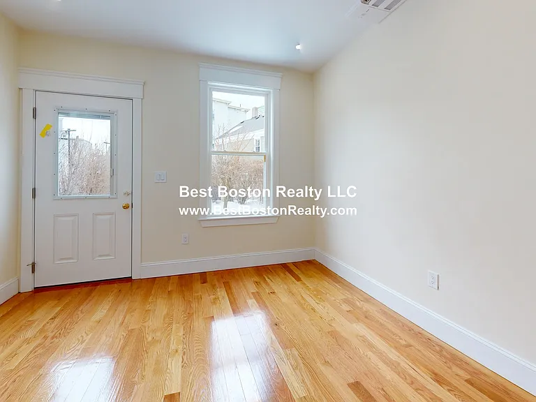 242 Somerville Ave — Photo 6