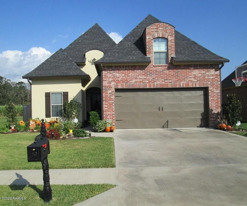 1st image of 303 Cypress View Dr