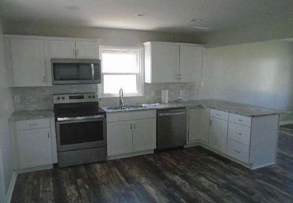 4th image of 28 Briarwood Dr
