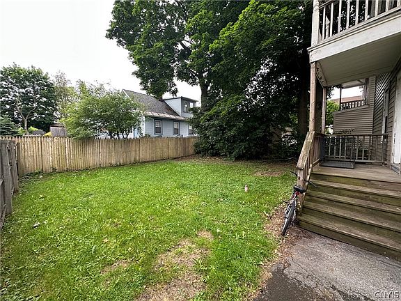 5th image of 1029 Kellogg Ave