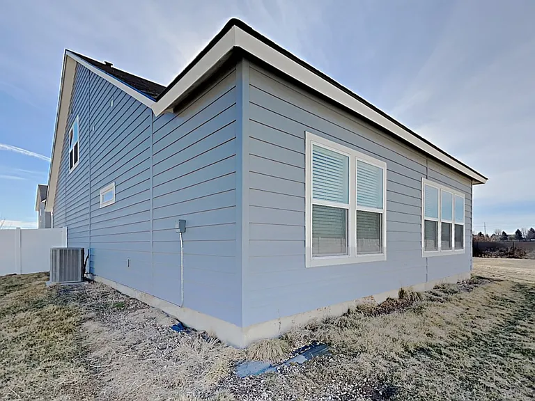 63 S Lancaster Dr — Photo 15