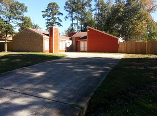 124 Oak Grove Ln, Conroe, TX 77304