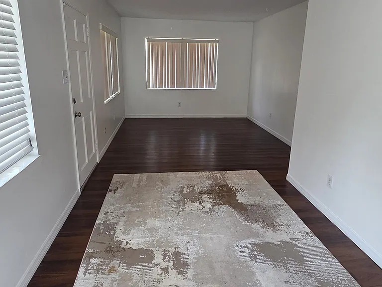 4017 W La Salle St — Photo 10