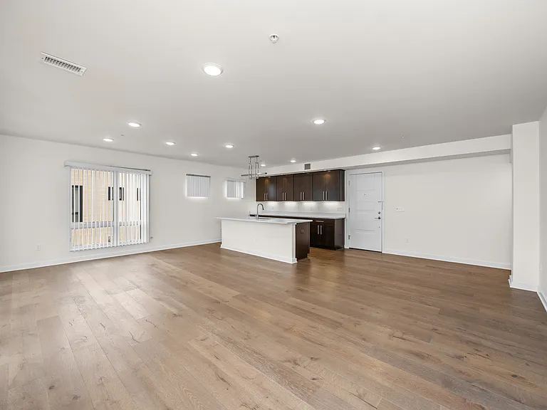 462 W Stadium Blvd #1 — Photo 41